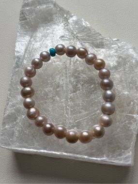Natural freshwater pearl and turquoise stretch bracelet